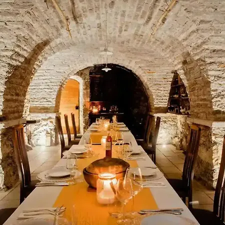 Villa Opulent With Sauna In The Heart Of Karst