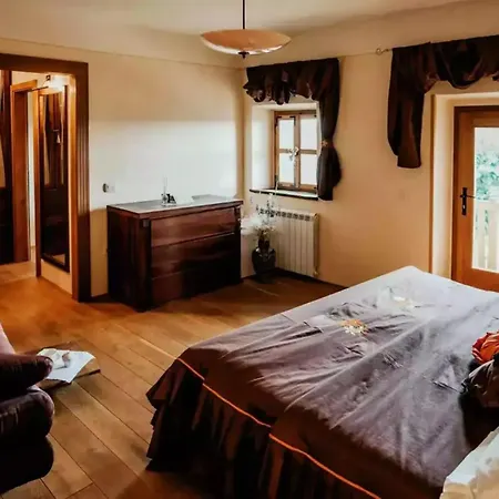 Opulent With Sauna In The Heart Of Karst Vila Dutovlje