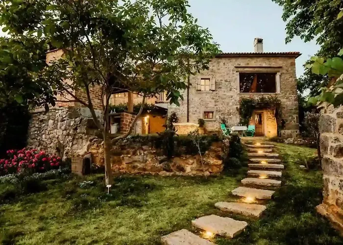 Villa Opulent With Sauna In The Heart Of Karst Dutovlje